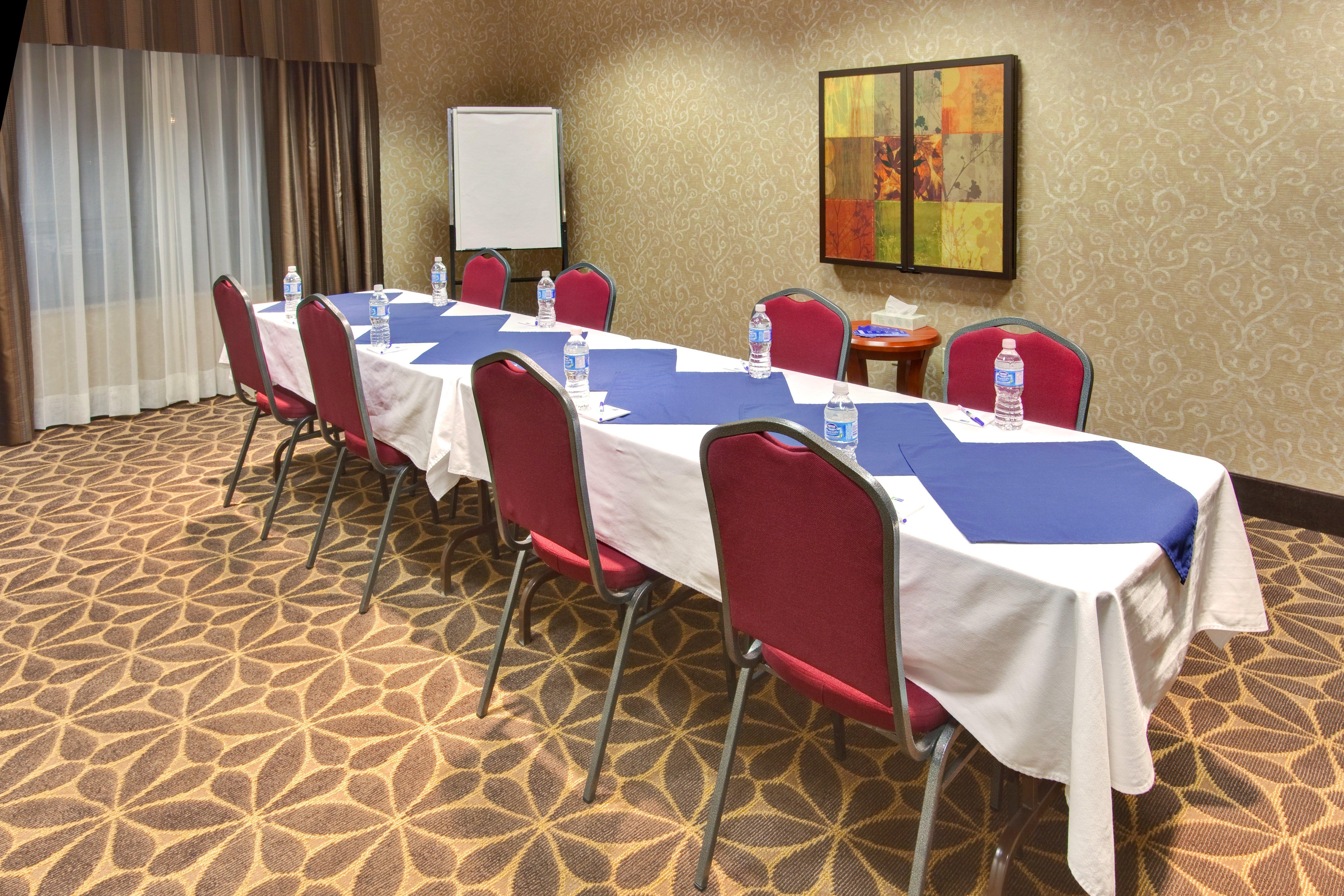 Holiday Inn Express Hotel & Suites Brockville By Ihg Bagian luar foto