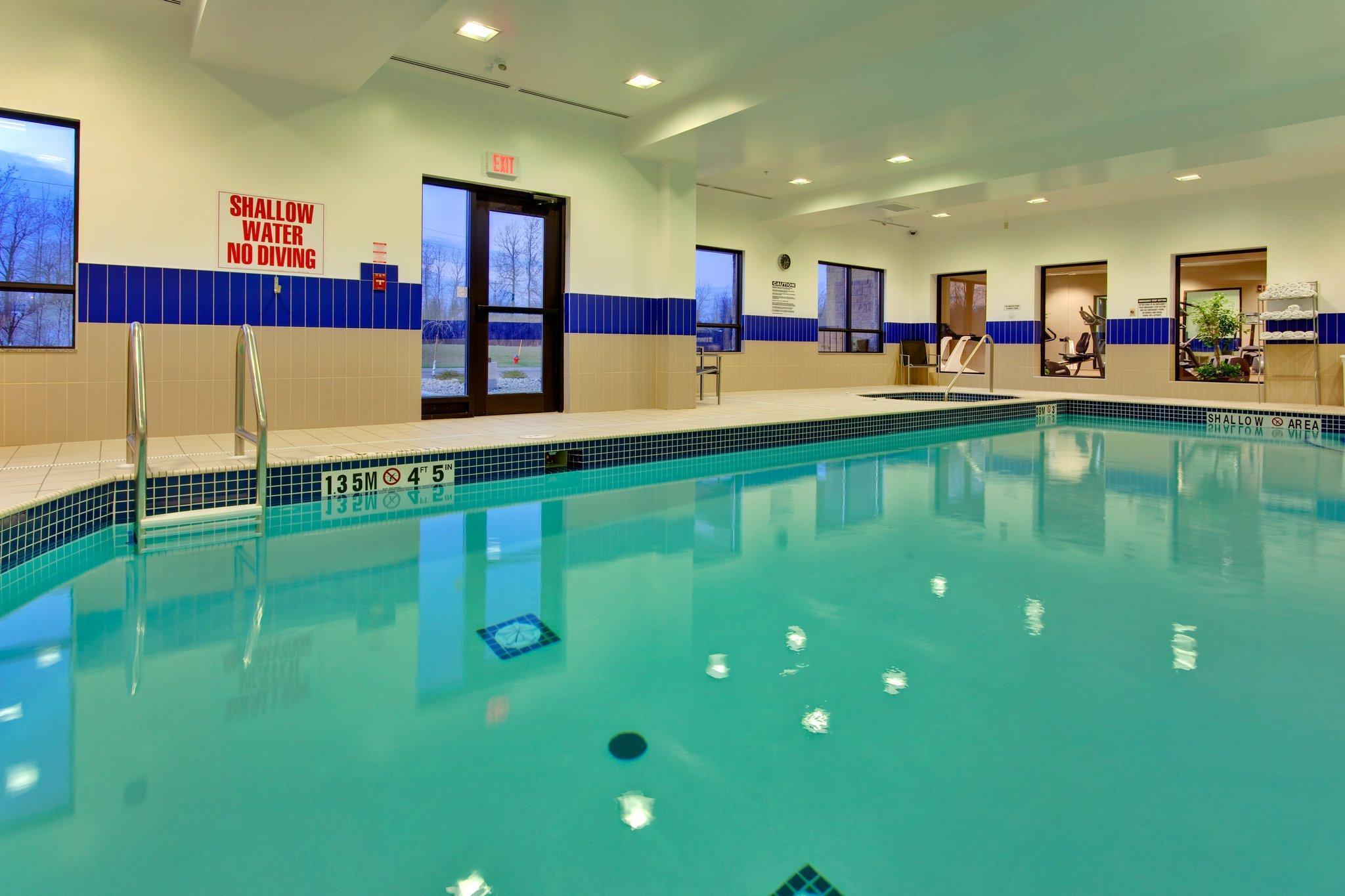Holiday Inn Express Hotel & Suites Brockville By Ihg Bagian luar foto
