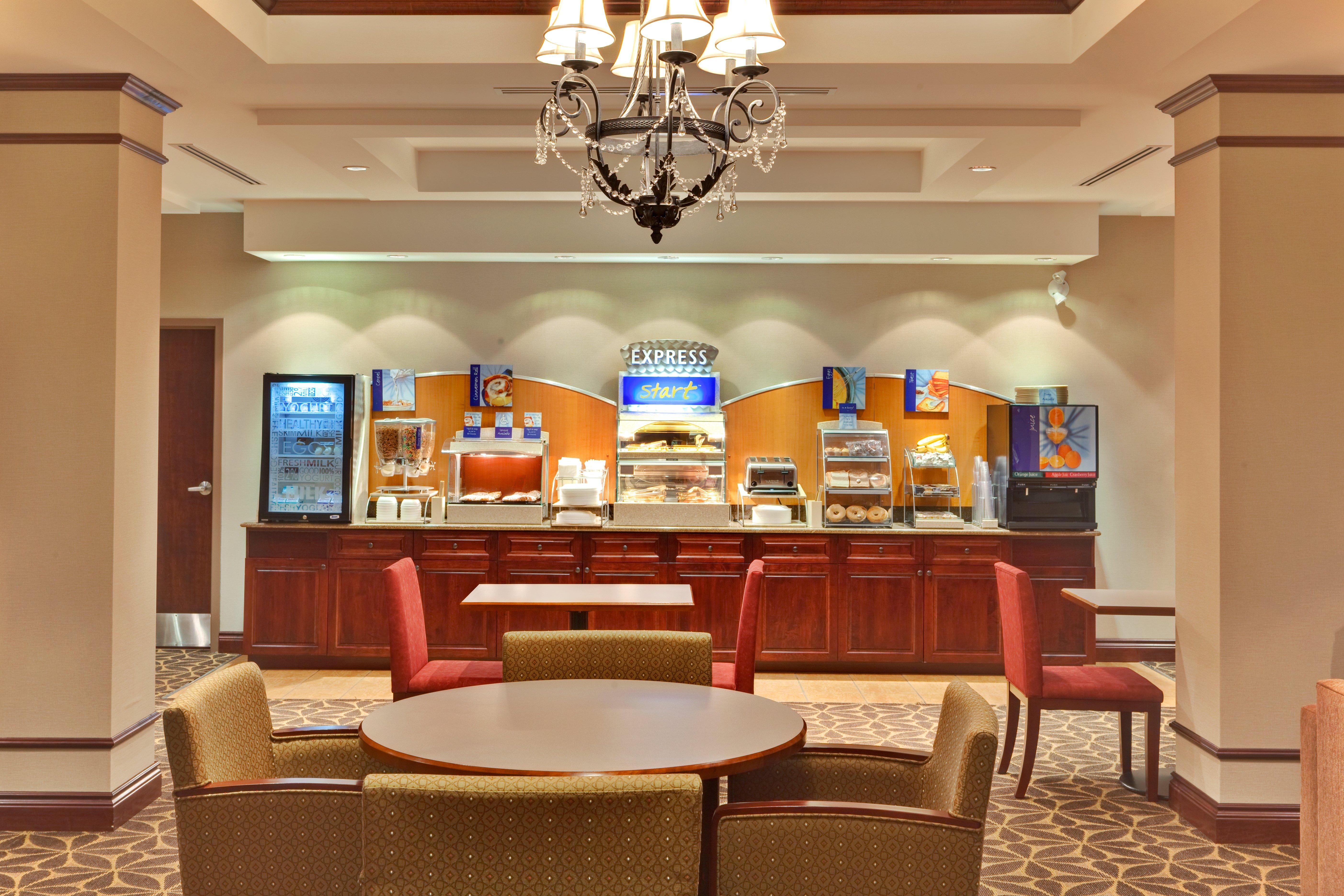 Holiday Inn Express Hotel & Suites Brockville By Ihg Bagian luar foto