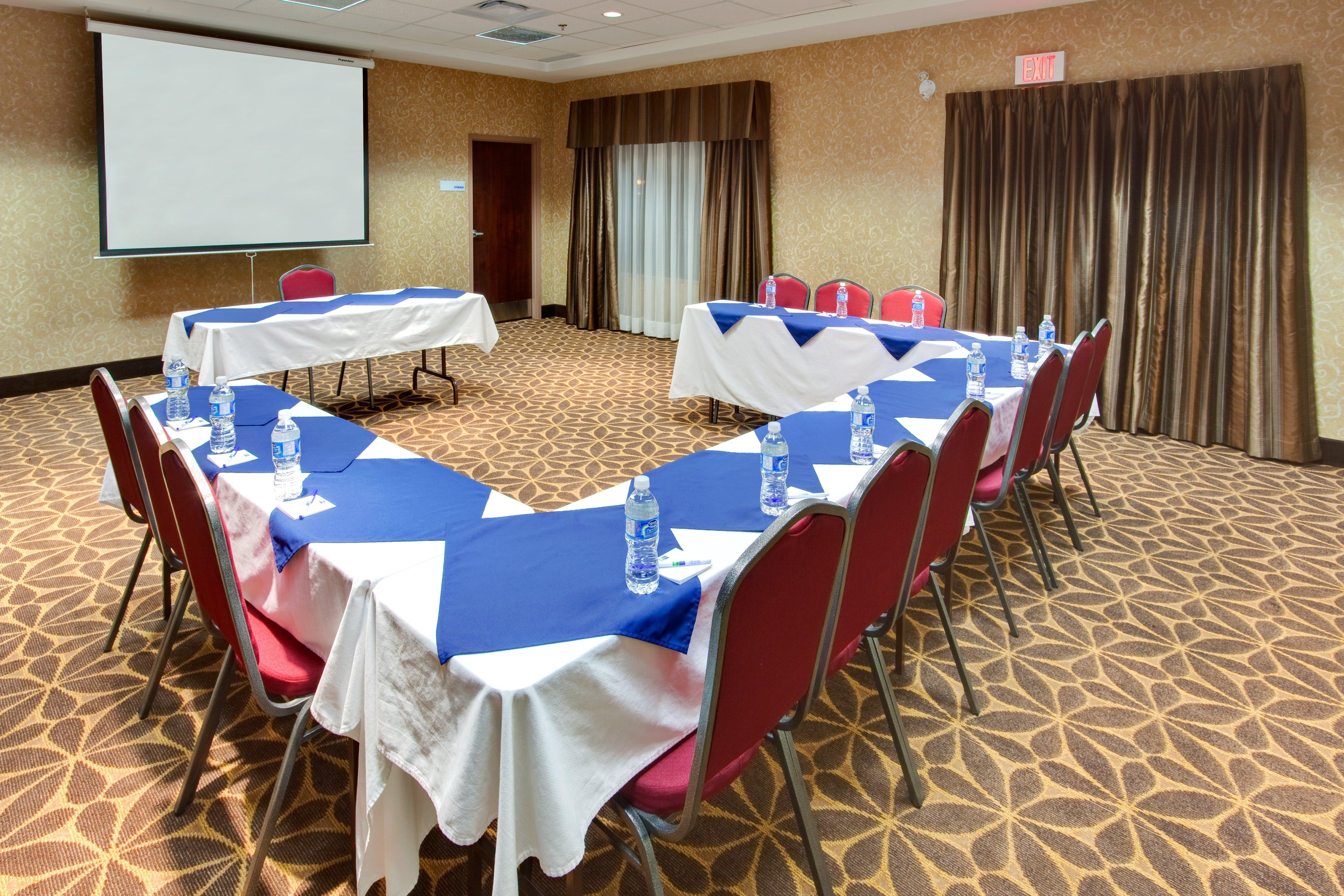 Holiday Inn Express Hotel & Suites Brockville By Ihg Bagian luar foto