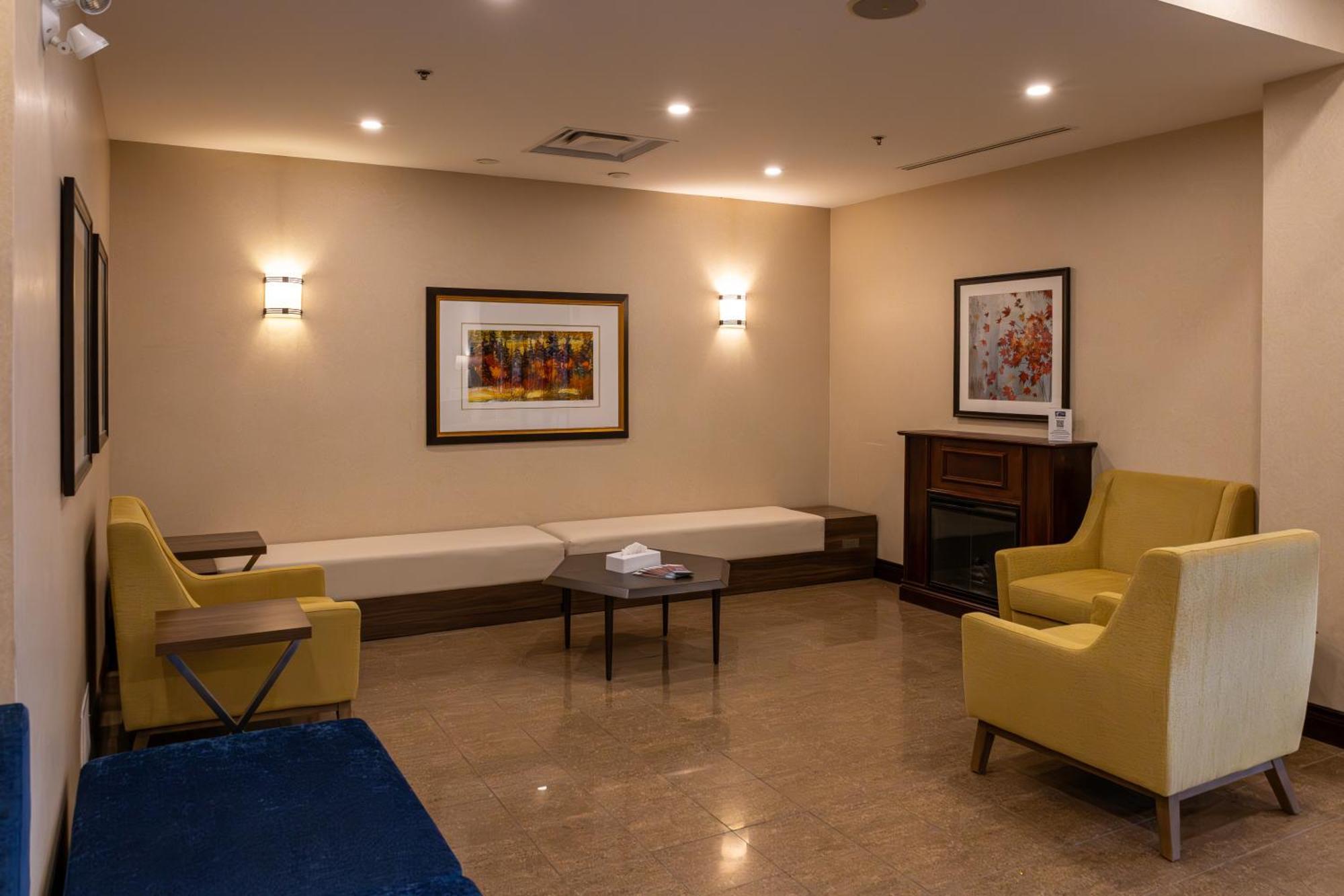Holiday Inn Express Hotel & Suites Brockville By Ihg Bagian luar foto