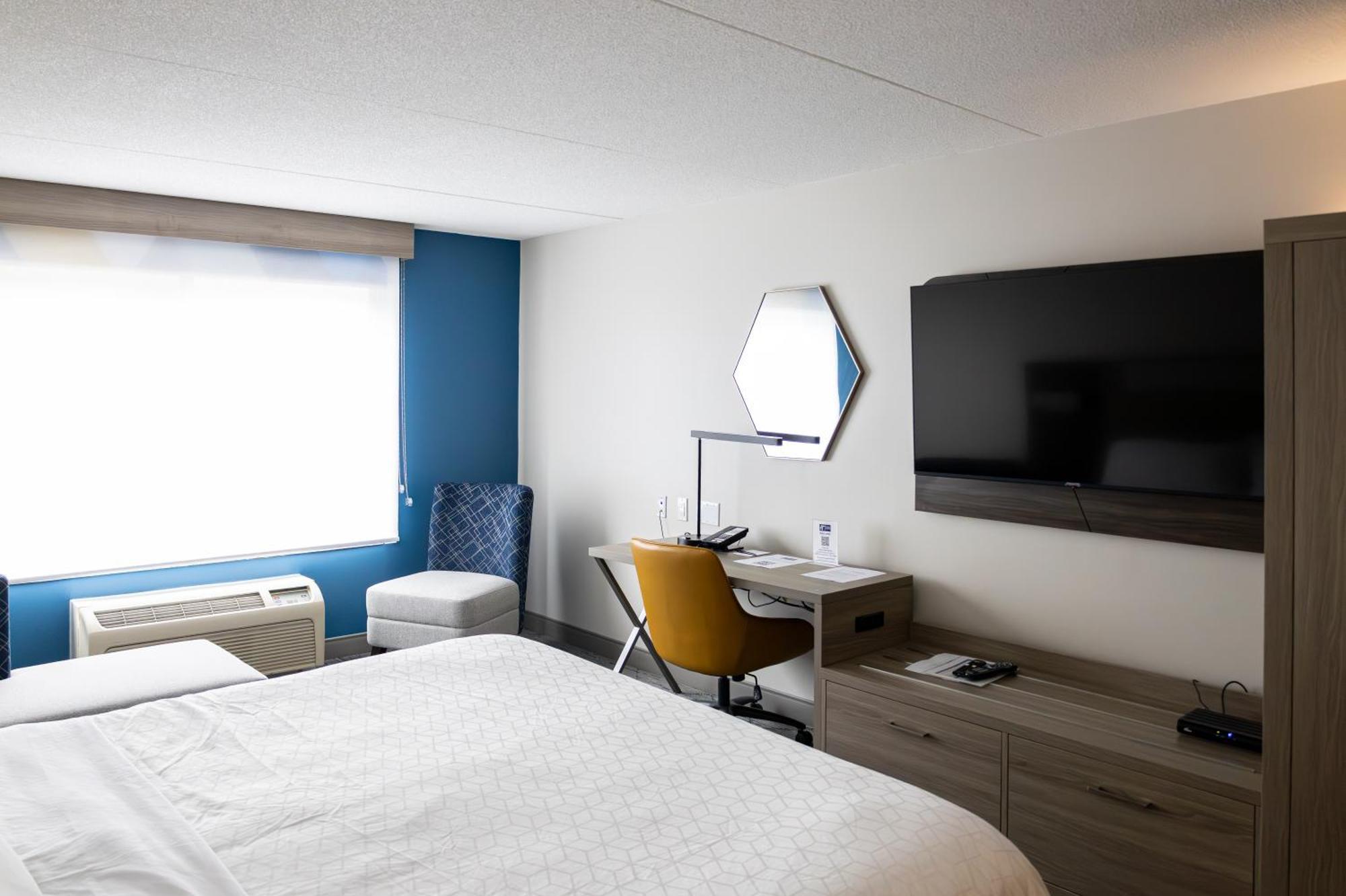 Holiday Inn Express Hotel & Suites Brockville By Ihg Bagian luar foto