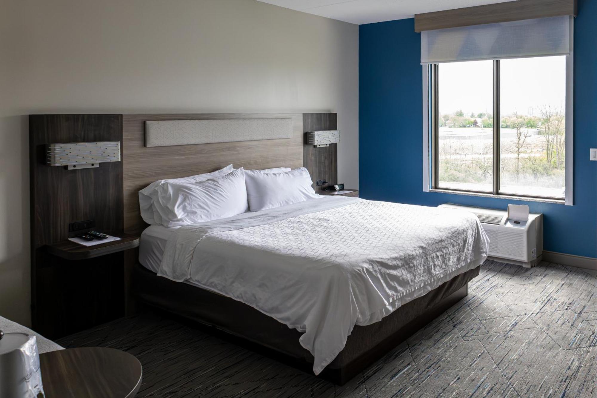 Holiday Inn Express Hotel & Suites Brockville By Ihg Bagian luar foto