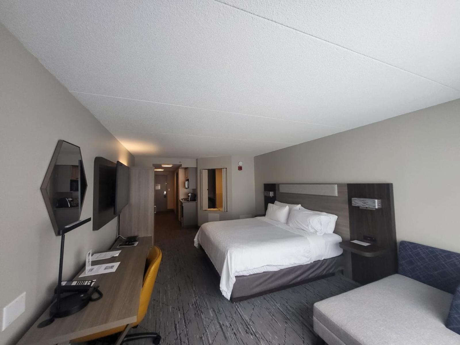 Holiday Inn Express Hotel & Suites Brockville By Ihg Bagian luar foto