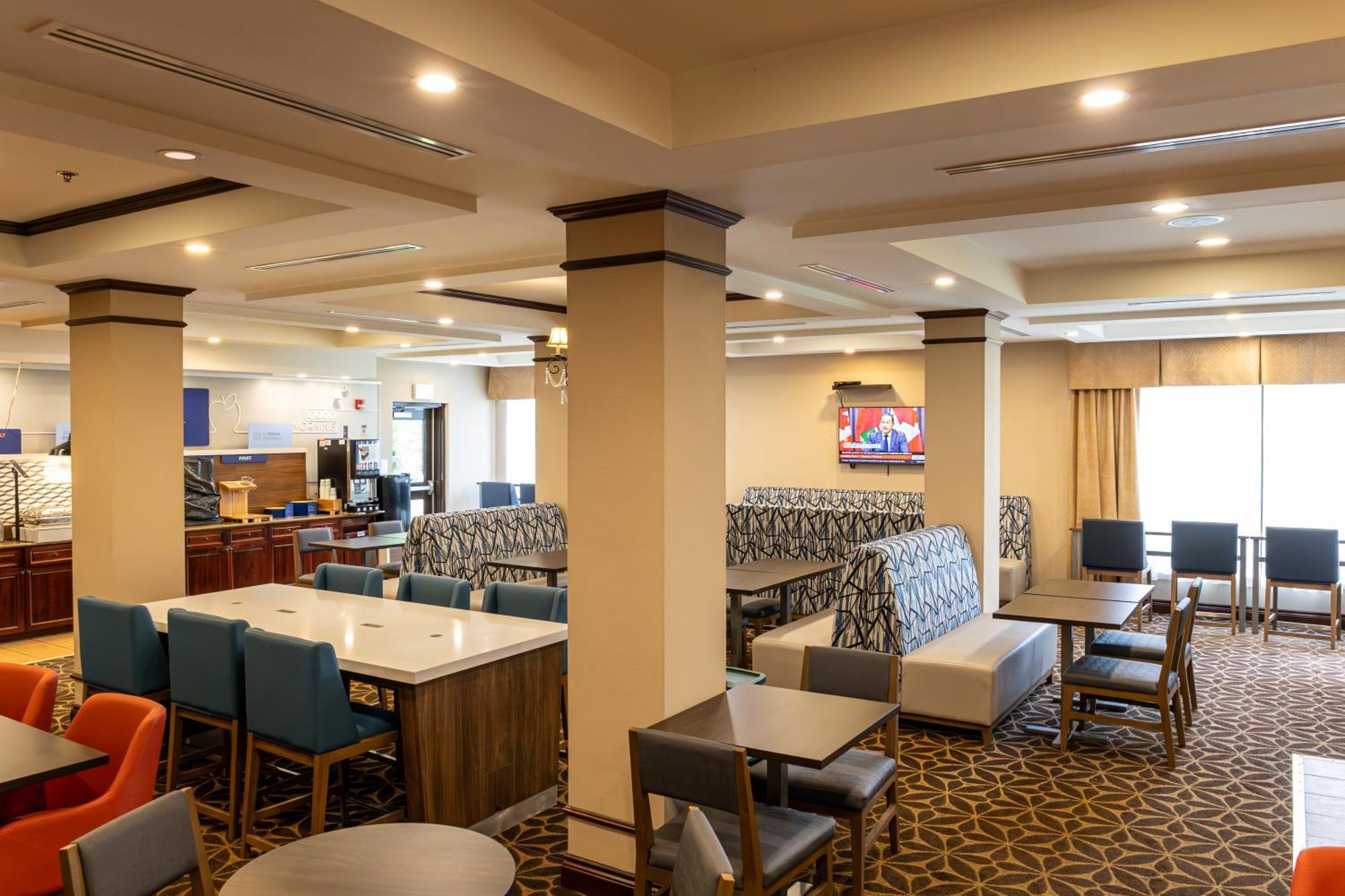 Holiday Inn Express Hotel & Suites Brockville By Ihg Bagian luar foto