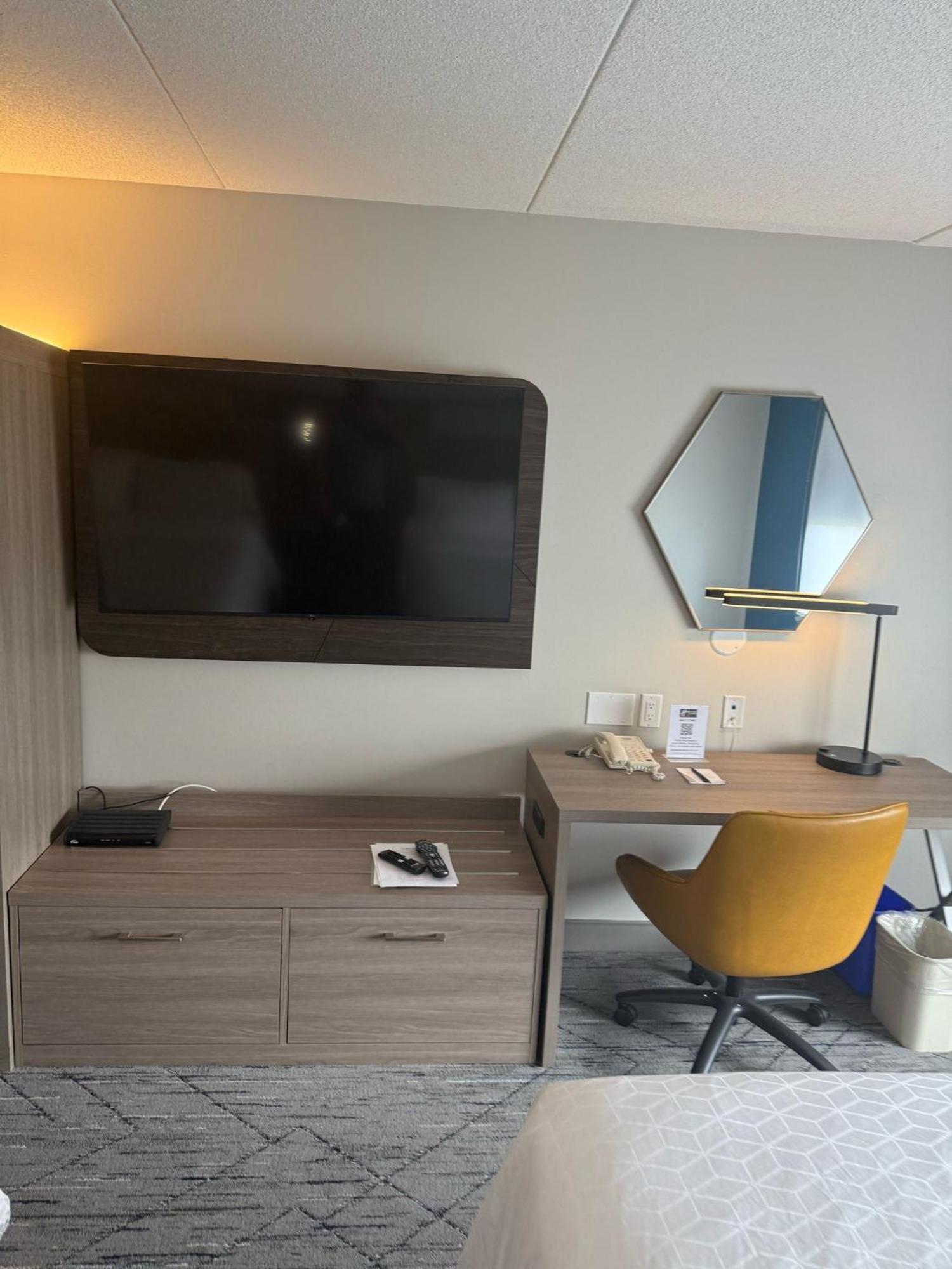 Holiday Inn Express Hotel & Suites Brockville By Ihg Bagian luar foto