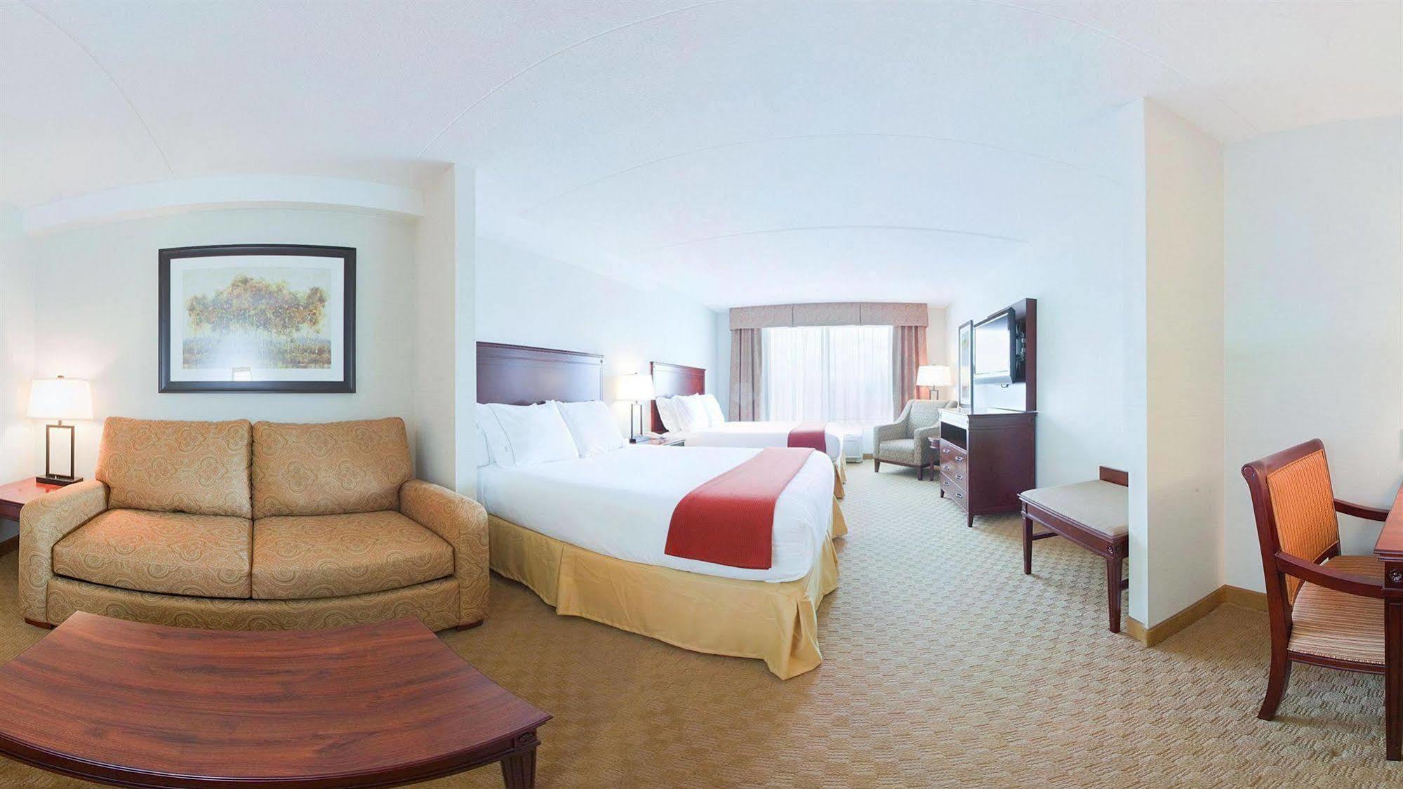 Holiday Inn Express Hotel & Suites Brockville By Ihg Bagian luar foto
